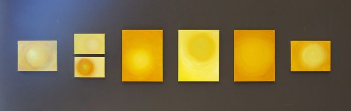 Erikka Fyrand
7 soler, 2015
Olje på lerret, 50 x 200 cm
